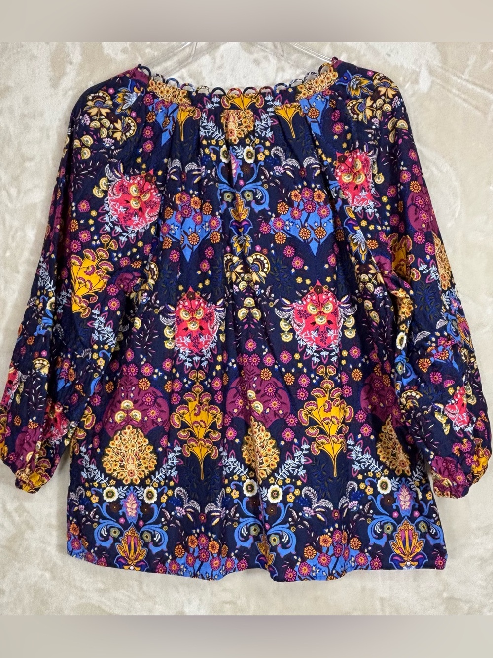 TALBOTS WOMEN’S PLEATED SLEEVE POPLIN TOP - FLORAL MEDALLION SIZE L 100% COTTON
